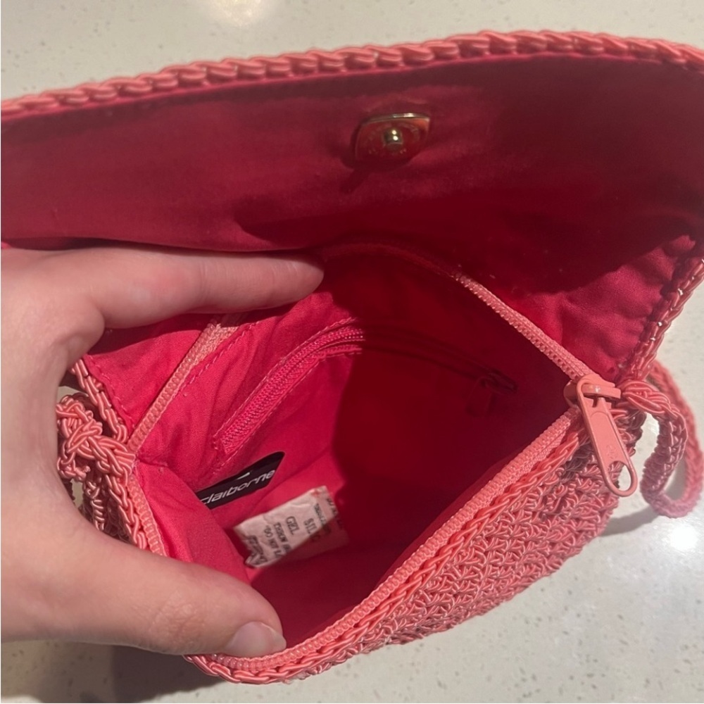 🆕 Liz Claiborne | Macrame Woven Crossbody Bag in Coral - Picture 2 of 4